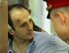 Побои — не повод для освобождения Обвиняемый в убийстве Юрия Буданова не переехал из СИЗО в квартиру своего адвоката