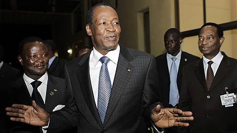 Президент Буркино-Фасо ушел в отставку после 27 лет правления