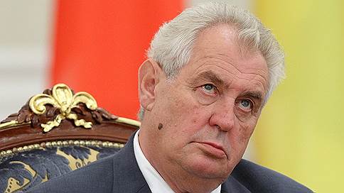 Президент Чехии перестал принимать посла США из-за критики по поводу визита в Москву