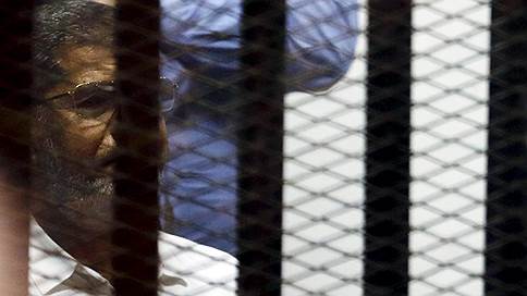 Египетский суд приговорил бывшего президента Мохаммеда Мурси к 20 годам тюрьмы