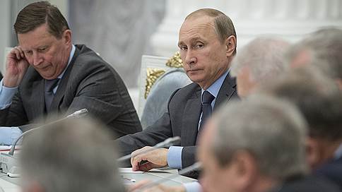 Владимир Путин обвинил зарубежные фонды в переманивании молодежи в школах