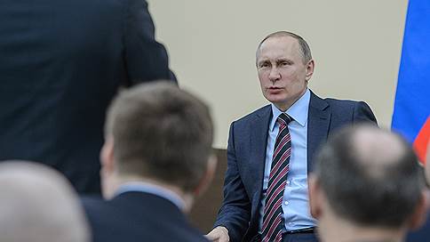 Владимир Путин принял в Ново-Огарево Генри Киссинджера