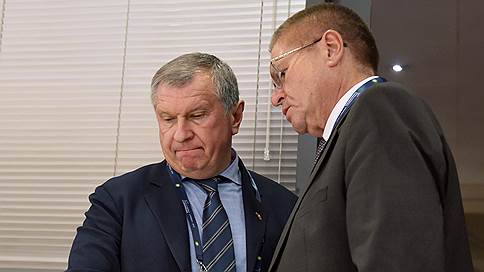 Reuters: Игорь Сечин присутствовал при передаче чемодана с деньгами Алексею Улюкаеву