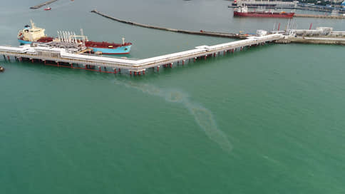 В акватории Черного моря близ Туапсе ликвидированы пятна нефтепродуктов