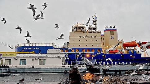 «Росморпорт» продлит вспомогательную серию // ВСЗ получит заказы еще на несколько ледоколов проекта 21900М