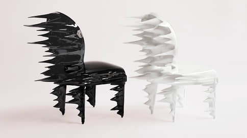 17   XVI //     Dior Medallion Chair