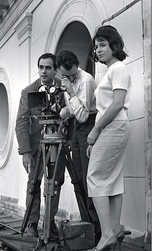 Режиссер Жак Риветт (в центре) упустил шанс самовыразиться с помощью люмьеровской камеры, не выдержав испытания люмьеровским сверхкоротким метражом 