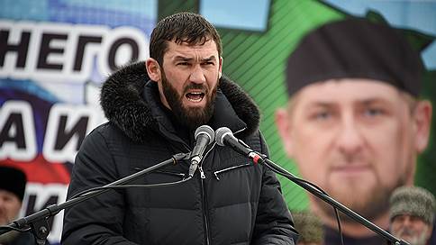 Довольно обидные ваши слова // “Ъ” изучил как и почему оппозиционный чеченский блогер спорит с чеченскими чиновниками