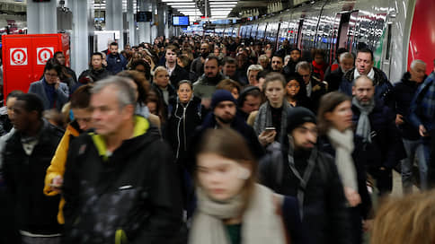Транспортники где сели, там и слезли // Парижское метро берется за работу