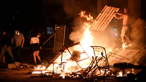 Разбитые витрины, опустошенные магазины и поджоги // Протесты в Миннеаполисе переросли в беспорядки и грабежи