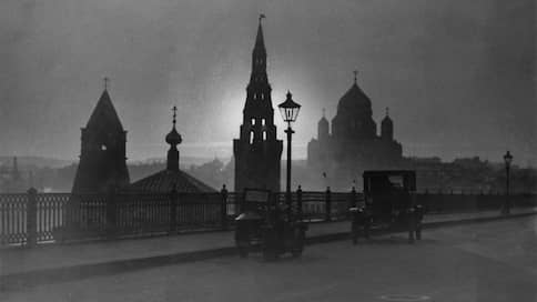 Езда с милицейским свистком воспрещена // Какими были первые правила дорожного движения Москвы