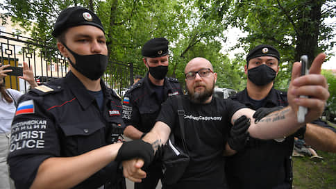 «Встреча знакомых на улице не нуждается в согласовании с властями» // Полиция составила протоколы на журналистов, задержанных у «Лефортово»