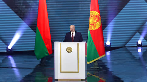 «Все стрелы ядовитые, ковидные, направлены против Лукашенко» // Президент Белоруссии предостерег сограждан почти от всего