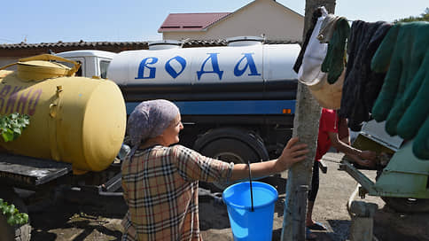 Крым готовится опреснять воду // Проект губернатора Севастополя по переброске воды смыло общественным негодованием