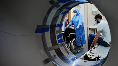На помощь московским поликлиникам придут специалисты МФЦ // В столице усиливают меры борьбы с пандемией из-за роста числа заболевших