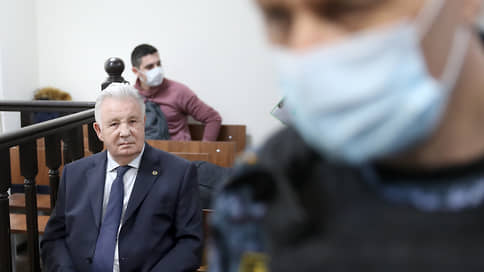 Бывший губернатор не согласился с ролью растратчика // Виктор Ишаев в суде не признал свою вину