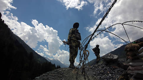 Пекин укрепляет деэскалацию лагерями // Обустройство китайской армии на границе с Индией срывает нормализацию отношений двух стран