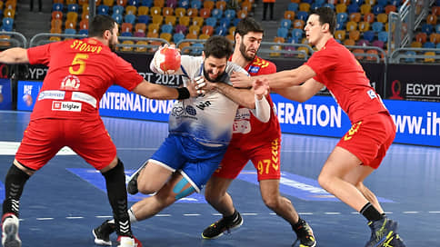 Выиграли по-македонски // Российские гандболисты сохранили шансы на попадание в четвертьфинал чемпионата мира