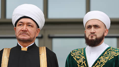 Мусульманских лидеров разделили обитатели могил // Глава ДУМ обвинил татарского муфтия в сектантстве