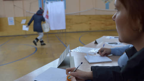 Наблюдатели десятилетней выдержки // Оппозиционеры и правозащитники учредили центр контроля за выборами в Госдуму