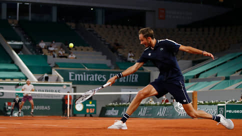 Париж вышел греческим боком // Даниил Медведев выбыл в четвертьфинале Roland Garros