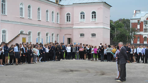 Отделение школы от государства // РПЦ судится с администрацией Рязани за принадлежавшее ей до революции здание