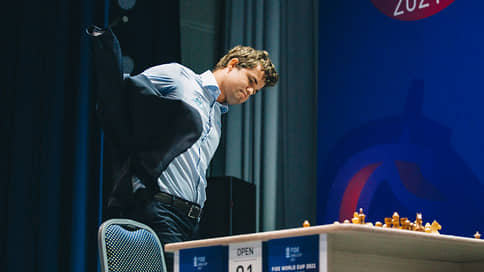 Магнус Карлсен не добрался до Сергея Карякина // В полуфинале шахматного Кубка мира лучшего гроссмейстера выбил Ян-Кшиштоф Дуда