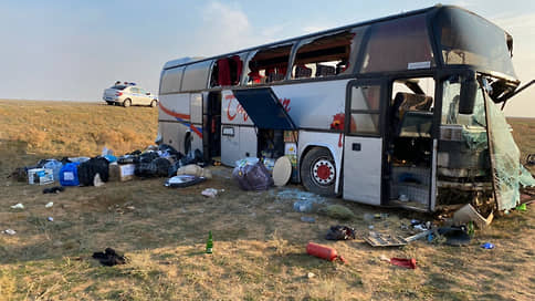 Автобус не ушел от лобового удара // В ДТП в Калмыкии погибли шесть человек