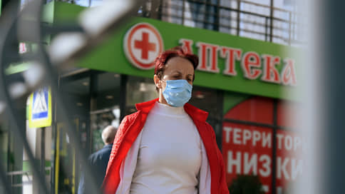 В Крыму передумали снимать маски // Власти полуострова признали, что полностью отменять противоковидные ограничения пока рано