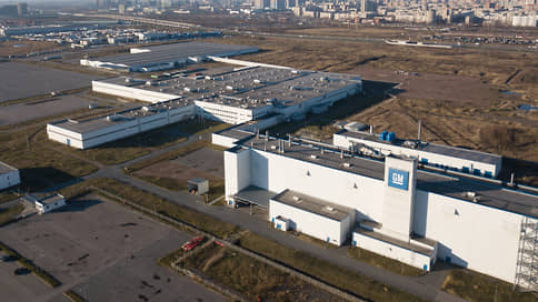 General Motors окончательно уйдет из Росcии // Компания прекращает поставки дилерам и уволит сотрудников