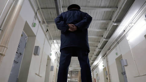 Тюремщика нашли в СИЗО // Бывший начальник тверского изолятора обвиняется по делу об избиениях и пытках