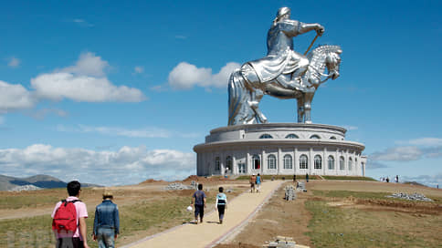 Чингисхан, победивший Ленина // Что российского и советского осталось в постсоветской Монголии