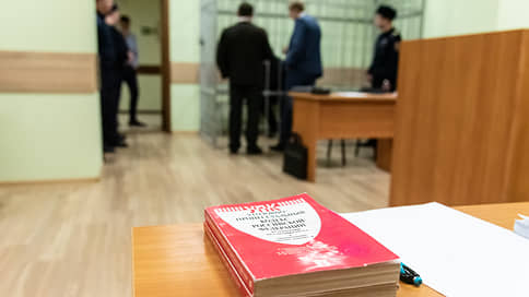 Право на адвоката вписали в бюджет // Россия нашла деньги на оплату бесплатной защиты