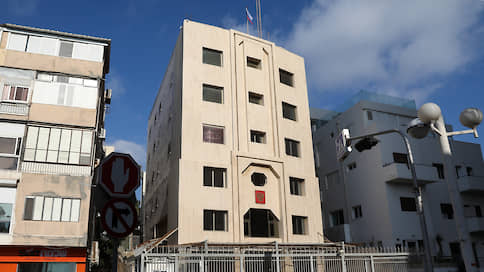 Деньги дипломатов разделили на троих // Бывший главбух посольства России в Израиле признала вину, но не получила суд в особом порядке