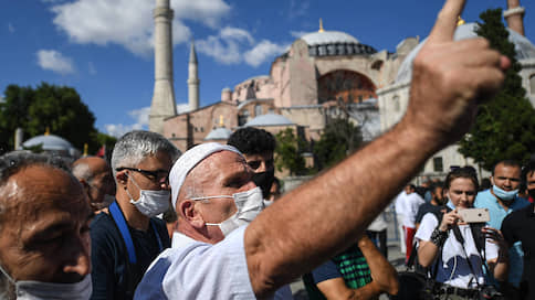 Святую Софию опять взяли османы // Власти Турции вернули ключевой достопримечательности Стамбула статус мечети