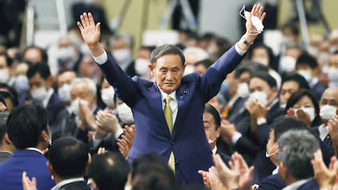 Ёсихидэ Суга занялся телефонной дипломатией // Новый японский премьер проявил невиданную активность