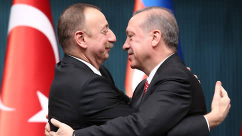 Наступать некуда — позади Москва // США и Франция вместе с Кремлем решили остановить наступающий Азербайджан и предупредить Турцию