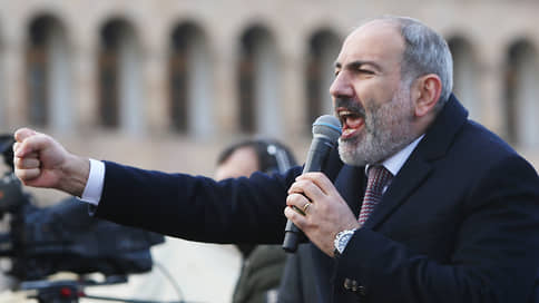 Никол Пашинян выходит сухим из войны // Премьер Армении демонстрирует чудеса политического выживания