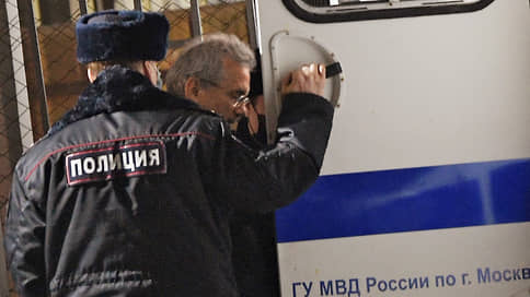 Избирательная кампания не помогла бывшему губернатору // Суд не поверил Ивану Белозерцеву и Борису Шпигелю и оставил их под арестом