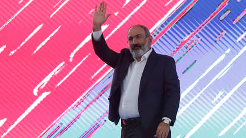 Армянская революция пошла на второй круг // Никол Пашинян не оставил бывшим лидерам шансов на реванш