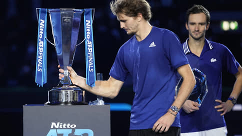 Александр Зверев смог повторить // Победив в финале Даниила Медведева, он выиграл итоговый турнир ATP во второй раз
