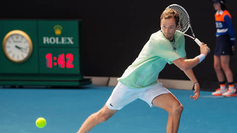 Даниил Медведев вышел на шоумена // Фаворит Australian Open встретится с Ником Кириосом