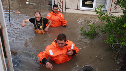 Крым захлебнулся дождем // Полуостров вновь оказался во власти стихии