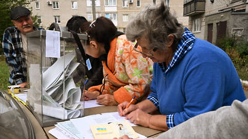 Донбасс голосует по-стахановски // В ДНР, ЛНР и Запорожской области отчитались о более чем 50-процентной явке на референдумы