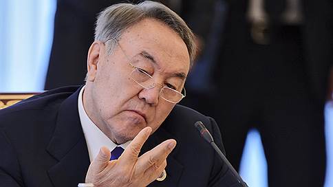 Нурсултан Назарбаев поручил перевести казахский алфавит на латиницу