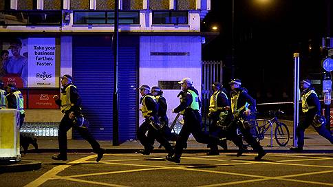 В результате теракта в Лондоне погибли семь человек // Более 40 человек пострадали. Трое нападавших застрелены полицией