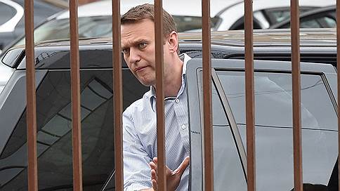 Суд на год продлил испытательный срок Алексею Навальному по делу «Ив Роше»