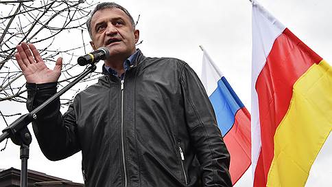 Глава Южной Осетии заявил о необходимости скорейшего присоединения республики к России