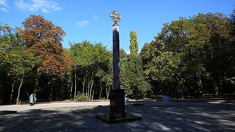 Владислав Сурков принял участие в открытии памятника героям Донбасса в Ростове