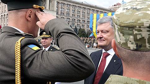 Порошенко заявил о планах провести на Украине референдумы о вступлении в НАТО и ЕС